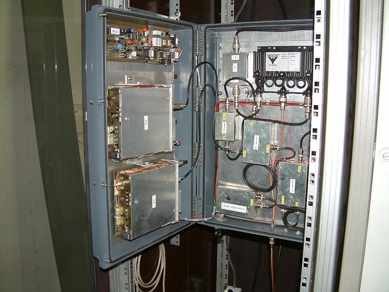 Het binnenwerk van PI6DZL (1).JPG